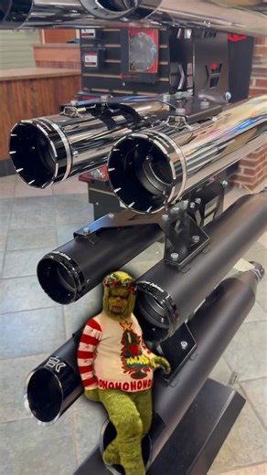 Wanna see that ole’ Grinch twerk over Khrome Werks?!?! Let’s get those pipes loud, large and in charge at Down Home Harley-Davidson! | Down Home Harley-Davidson