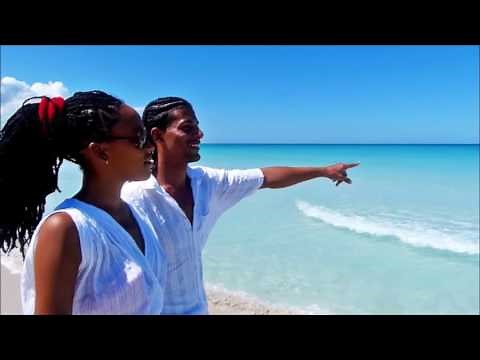 Black Couple Getaways Walk On The Beach in Nassau Bahamas!