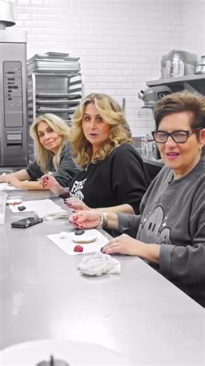 Watch as the cake boss sisters make @buddyvalastro’s DIY Vampire cookies kits!🧛‍♀️🍪 Celebrate spooky season makinf these adorable cookies or cakes! Available now @walmart 🌟 #cakeboss #halloweenDIYkits #halloween #spookyseason