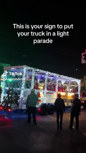 How to Decorate Your Truck for a Christmas Light Parade