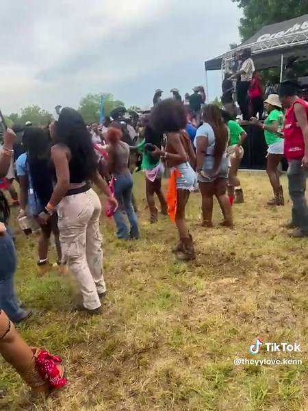 #setitoff #trailride #linedance #countrygirl #countryboy #fyp #viralvideo #trending