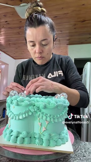Cómo lograr color celeste y verde agua en pastelería