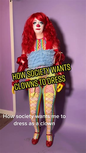 Social expectations of clowns are scary - - - - - - - - -#clownface #clownaesthetic #sexyclown #clownbabe #horror #creepypasta #scarystories #clownsofinstagram #horror #looner #loonergirl #socialnews #coulrophilia #clown #clowncheck #memes #memestiktok