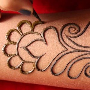 689K views · 16K reactions | Simple eid Mehndi Design step by step ❤️ | Amisha Arts | Facebook