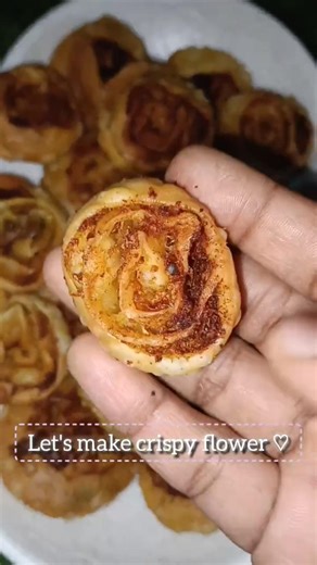 The Ultimate Crunch! 💥 Pinwheel Samosa Recipe #FoodShorts