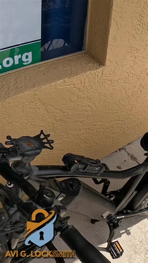 Bike Lock Hacks: Unlock in Under a Minute! Hit the like button if you found this video helpful, and make sure to subscribe for more daily locksmith tips and tricks! 🚲🔓 #BikeLockHacks #LockPicking #LocksmithShorts