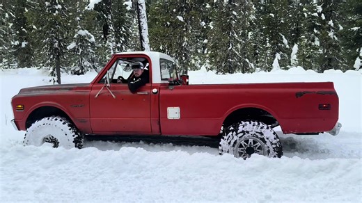 Exploring the 1972 Chevy C10 Truck Features