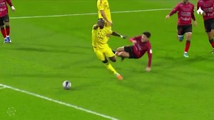 À 40 ans, Cristiano Ronaldo continue de faire danser les défenseurs et s'amuse sur le terrain. | CR7 FANS