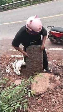 A beautiful woman fell into a sewer, and a young man on a motorcycle came to her rescue. #rescue