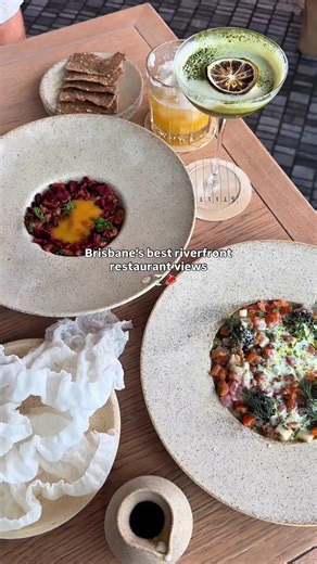 The most stunning restaurant views in Brisbane… well my vote goes here because WOW 😱 @stilts.dining only recently opened located right on the Kangaroo Point Bridge and this was our first time visiting and I was super impressed 👏 Not only are the views stunning but the cocktails are on par 🍸 We started with some bourbon butter baked oysters (which come fresh from their live oyster tank 🦪), the tuna avo mousse tartlets and Wagyu beef skewer bites 🙌 Our favourite dishes of the night had to be 