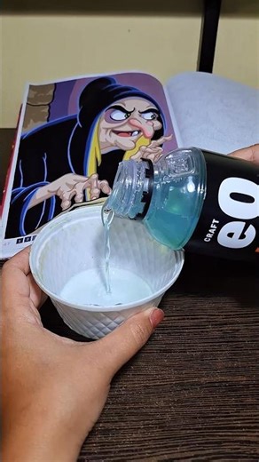 Laca a mis dibujos #coloreaydescubreelmisterio #hachetteheroes #marcadoresacrilicos #acrylicmarker