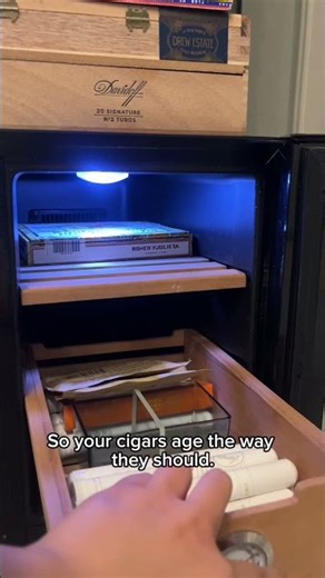 Your cigars deserve better storage.KingChii 16L Humidor Stores up to 100 cigars-www.kingchii.com