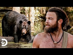 A bear near the shelter! | Naked and Afraid: Extreme Edition | Discovery en Español
