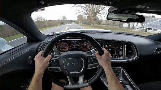 2023款道奇挑战者 SRT地狱猫 第一视角试驾