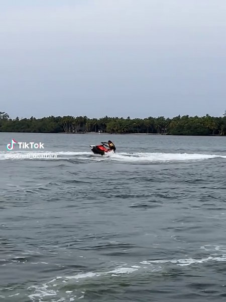 Incroyable Aventure de Jet Ski en Côte d'Ivoire