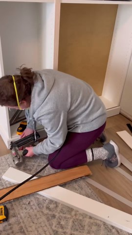 How IKEA Billy bookcases create a custom built in look