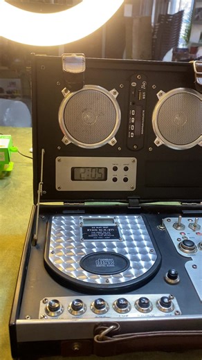 Explore the Spirit of St. Louis CD Player