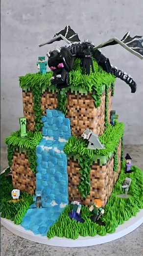 Minecraft cake with sculpted fondant Ender Dragon! Now someone please get this song out of my head 😂