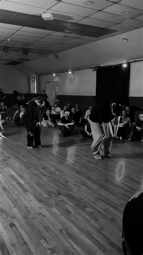 me and the stunning assistant @•Maddison at Georgia Cowin intensive today #dance #dancelife #dancing #foryou #contemporarydance