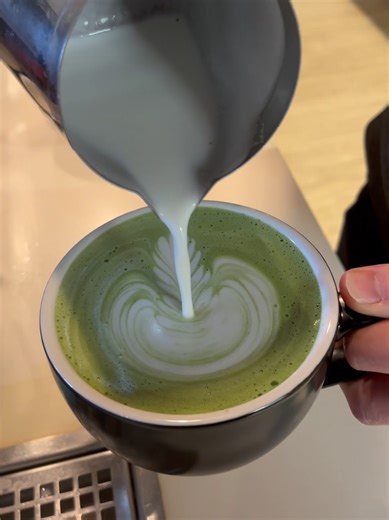 Rainy days mean one thing… matcha ☔🍵 📍KIN ILK, Capital Quarter #kinandilk #specialitycoffee #cardiff #matchalatte #southwales