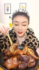 Eating boiled pork thigh and boiled pork skin sauce eating show | NANA