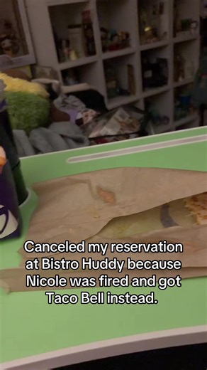Fans Demand Nicole's Return to Bistro Huddy
