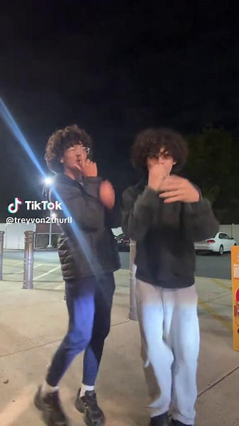 “DAMN DAMN🔥” W//@AYVAN #viral #trending #treyvon2thurll #fyp #foryou