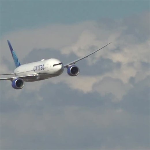 19K views · 616 reactions | Ever seen an airliner do a choreographed flight demo? @united is the only US airline doing this. Here's a look at Saturdays awesome flight. Come out Sunday if you missed it! | Wings Over Houston Airshow | Facebook