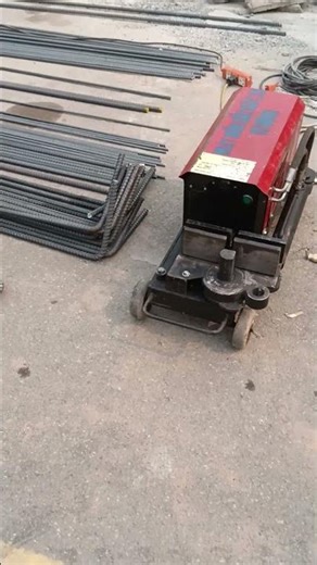 Steel bar bending machine, capable of bending two 18mm bars at the same time.