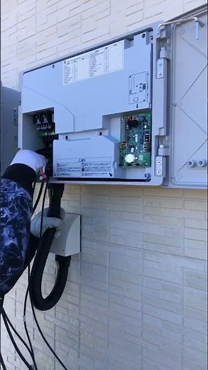 太陽光発電パワーコンディショナー配線接続作業【住宅工事】#shorts