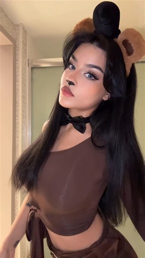 whoa hannah jo! on Instagram: "run it back #fnaf #freddy #hhn #chica"