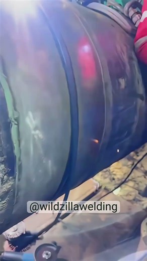 "Skilled Welder Achieves Machine-Like Precision on Pipeline | Manual Welding Mastery" #welding #gmaw