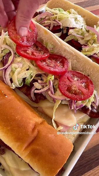 Full week of easy dinners for my family of four! Let me which recipes you’d like to see! #easyrecipes #dinner #mealideas #dinnerideas #weekofdinners