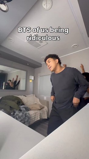 I can’t stop laughing at this BTS! @brandonarmstrong wheeze is SENDING ME!! 😂😂😂😂😂 @jennajohnson @janravnik | Emma Slater