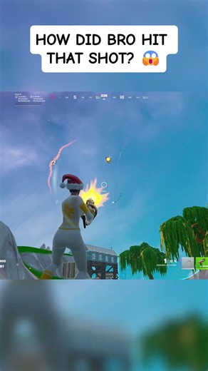 Insane Grenade Launcher trickshot in Fortnite! 👀