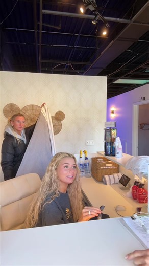 Open with me on my 10-hour shift! 🌴🥥💛✨#workwithme #ditl #tantok #tanning#fyp@Devoted Creations @New Sunshine