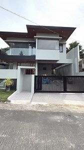 Stunning modern contemporary home with gorgeous wood design located in Filinvest 1, Quezon City. 📍Property Code: HL_552 📍Category: For Sale 📍Project: Filinvest 1 📍City: Quezon City 📍Unit: Four Bedrooms (4BR), 4 T&B 📍Size: LA 300 sqm; FA 326 sqm 📍Parking: 3 carport 📍Php: 38,000,000.00 Other Details: ✅ Powder room ✅ Lanai with waterfalls or koi pond ✅ Double High Ceiling Living Area ✅ Family Area ✅ Service Area ✅ Maid’s Room with Toilet & Bath If you’re interested with this property, CONTA