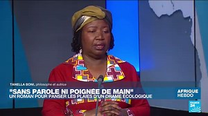 "Sans parole ni poignée de main" : Tanella Boni écrit sur les maux de la société ivoirienne
