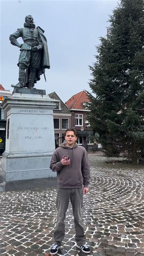 Sonny Coops van Utteren on Instagram: "Hoi mijn naam is Sonny Coops, 21 jaartjes oud en geboren en getogen in het mooie Hoorn! Toen ik de oproep van Geef mij maar Amsterdam zag, dat er een kans was om als artiest op het grote podium in een uitverkochte AFAS live te kunnen staan, was het niet lang twijfelen om dit met beide handen aan te pakken. Zelf ben ik in 2016 begonnen als zanger en acteur in de musical Ciske de rat. Daar is voor mij het vuurtje van het zingen begonnen en nooit meer uitgegaa