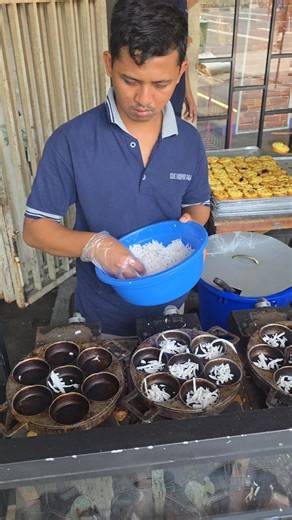 Kue lumpur galaxy surabaya enak banget. Galaxy mud cake in Surabaya 😯 | Food Warrior TV