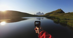 GoPro Hero8 Black : mieux stabilisée, plus fine et avec fixation intégrée