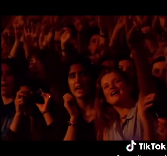 Bryan Adams Live at Wembley 1996 - Heaven Performance