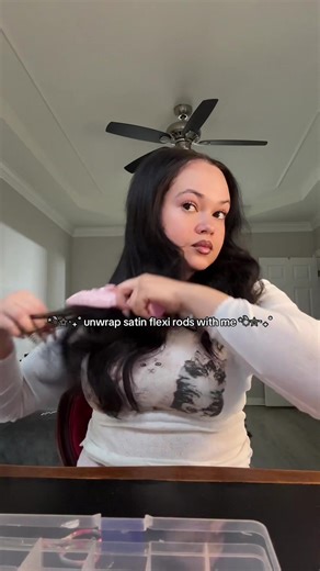 this was almost a fail… i actually lost hope in this flexi rod set but the results actually surprised me! 🎀💕 #flexirods #quickweavestyles #hairstyleinspo #domyhairwithme #fyppp