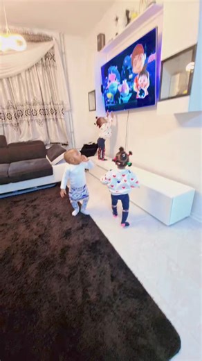 Beautiful and amazing triplets 😀 | Peris Brown Triplets Backup