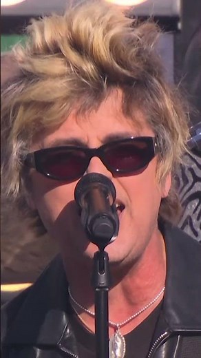 Our full Super Bowl LX Opening Ceremony performance is live ! 🤘🏻 http://youtube.com/greenday