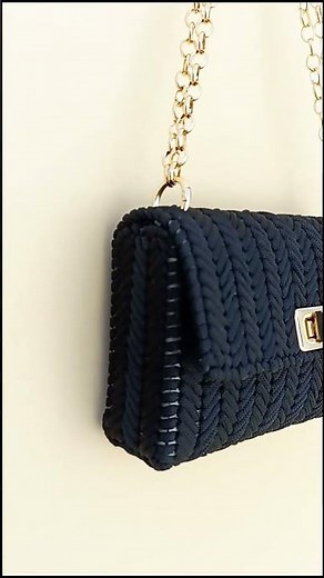 TUTORIAL COMPLETO: CRIANDO BOLSA ELEGANTE COM TELA PLÁSTICA LINK: https://youtu.be/fy2hgjfkq5o