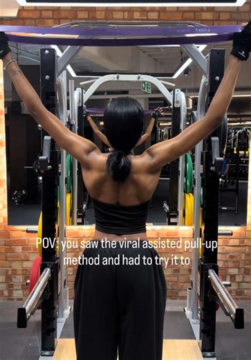 trying the viral assisted pull-up method and honestly it’s so much easier than tying the band to the bar. #pullups #gymhack #assistedpullups #strengthtraining #fitfluencedbysam