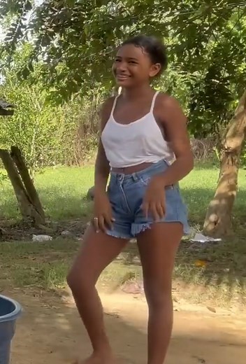 Nayara Assunção: Unveiling Her TikTok Journey