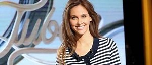 La présentatrice française Ophélie Meunier topless à la plage (Photos)