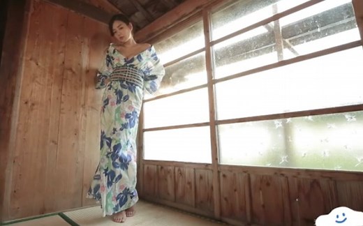 日本女星片山萌美和服写真